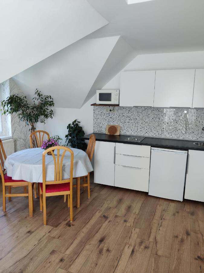 Fadora Apartman ティハニ エクステリア 写真