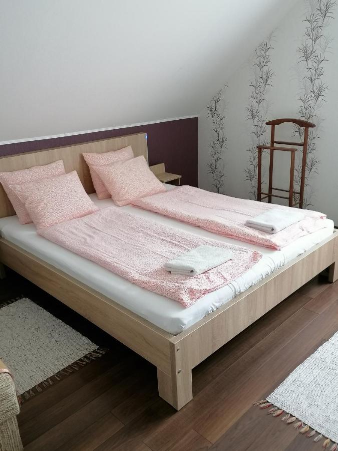 Fadora Apartman ティハニ エクステリア 写真