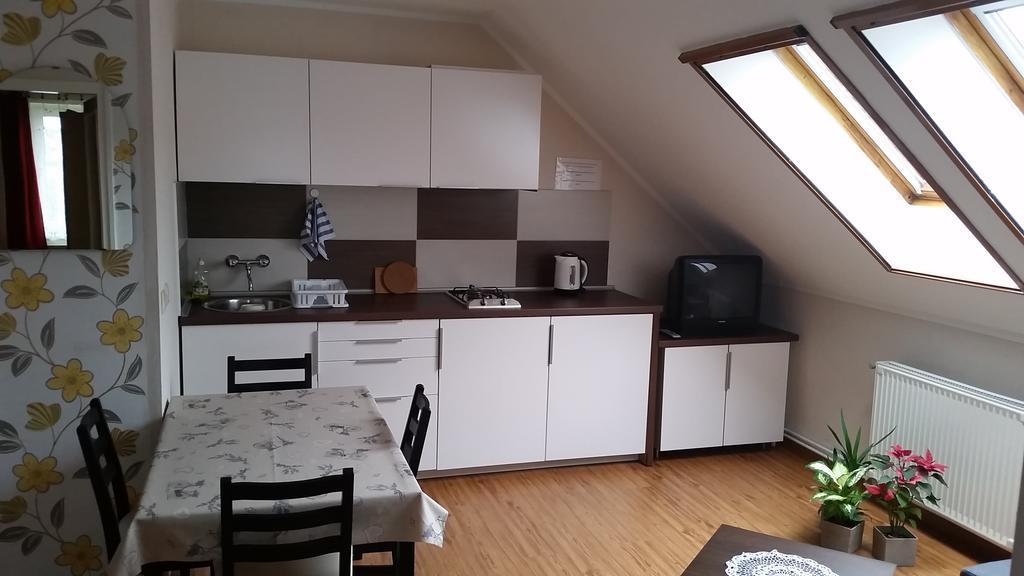 Fadora Apartman ティハニ 部屋 写真