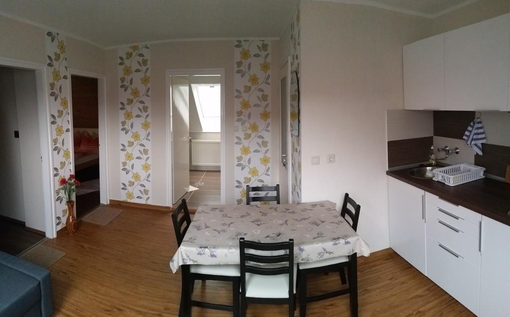Fadora Apartman ティハニ 部屋 写真